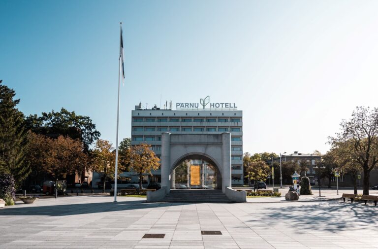 Iseseisvuse-valjak-Parnus