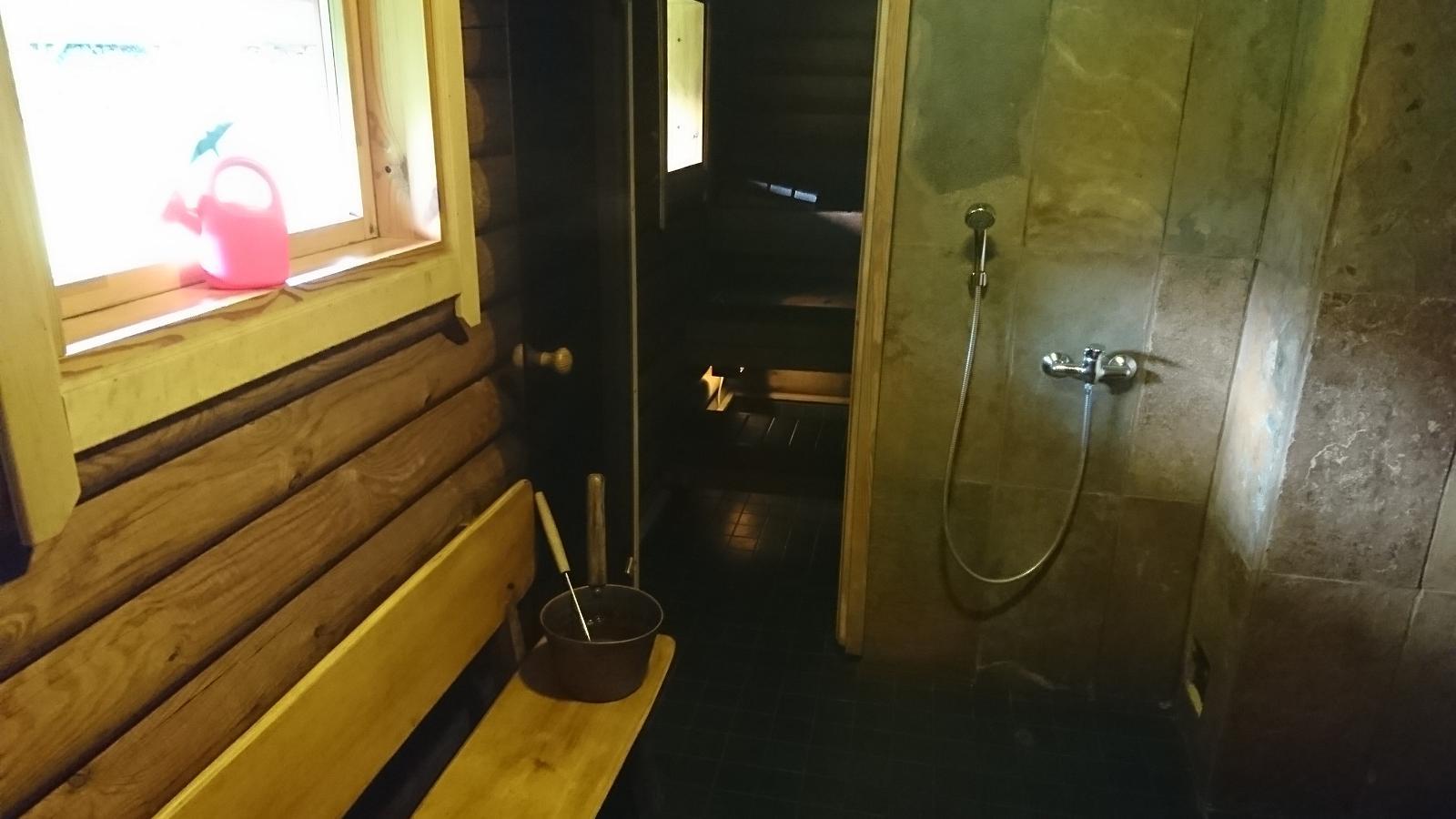 Markna Turismitalu Saunamaja puukerisega saun ja pesuruum. Kaminatuli, köök, kaks magamistuba,