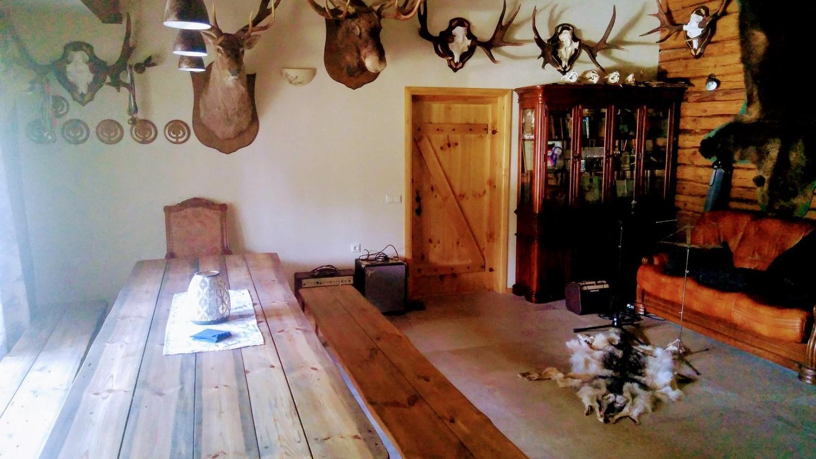 Niida Hunting Lodge, hunting hall