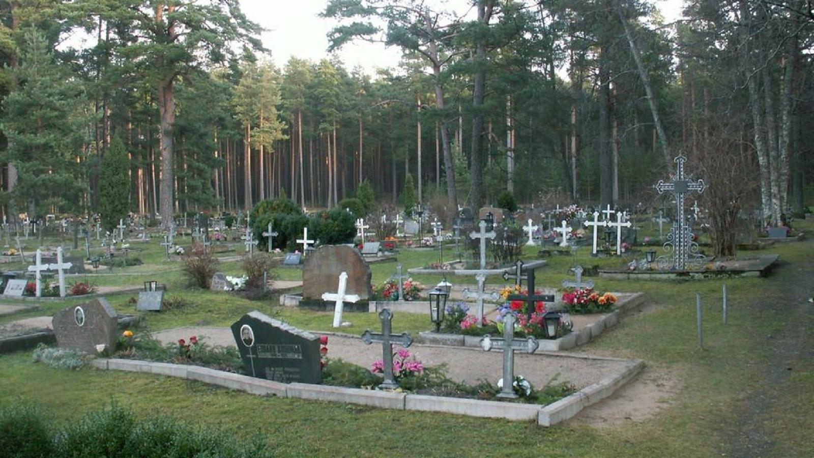 Kihnu Cemetery