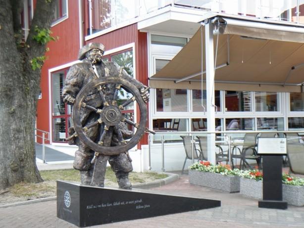 Sculpture of 'Kihnu Jõnnu'