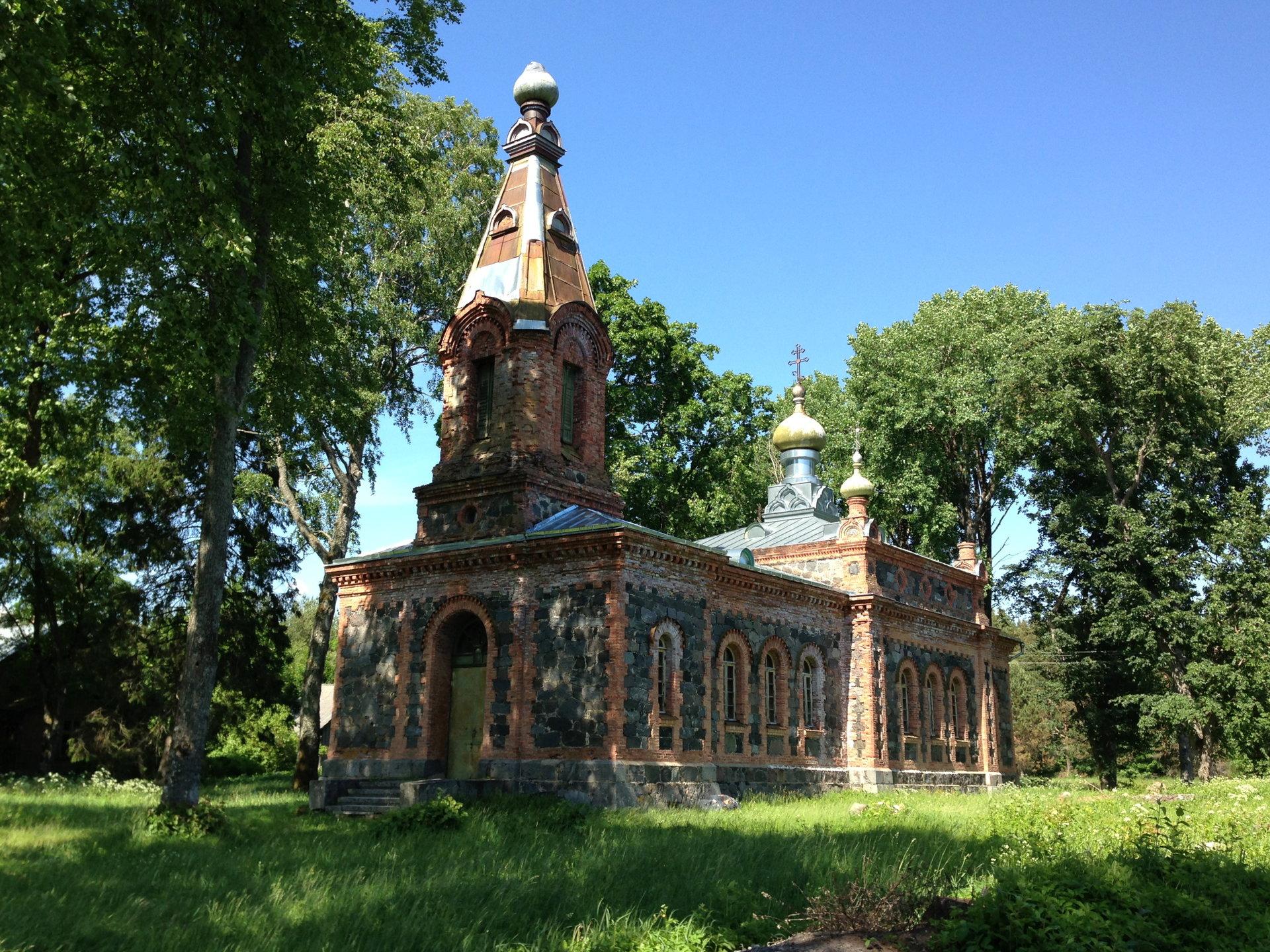 Церковь Святой троицы Эстонской апостольской православной церкви (ЭАПЦ)  в Паадрема