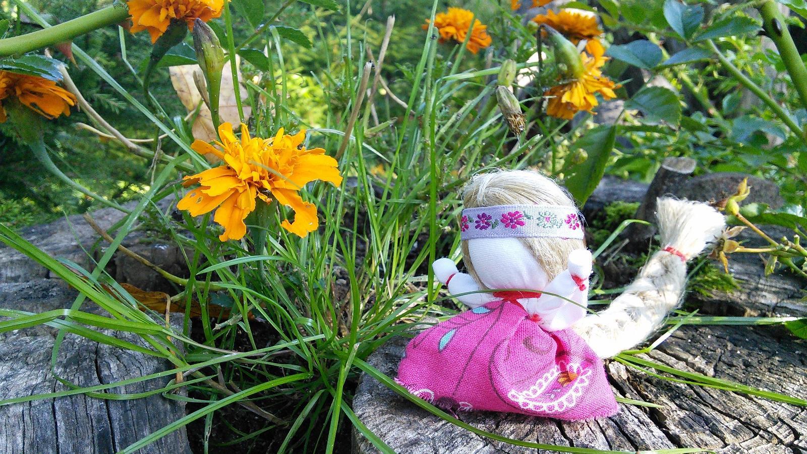 Traditsioonilise vene talisman-nuku "Õnnenukuke" töötuba Vene talus
