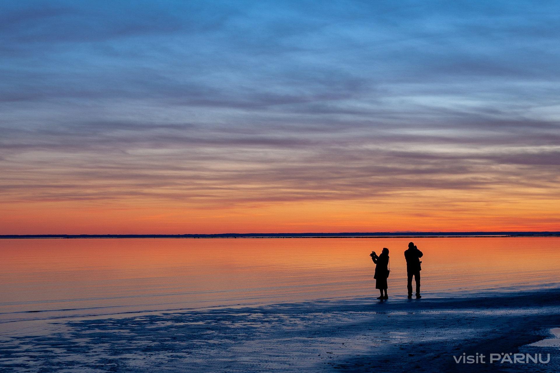 Auringonlasku Pärnun rannalla
