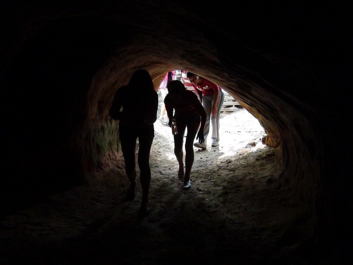 1-дневный поход по пещерам на каноэ вдоль реки Салатси
