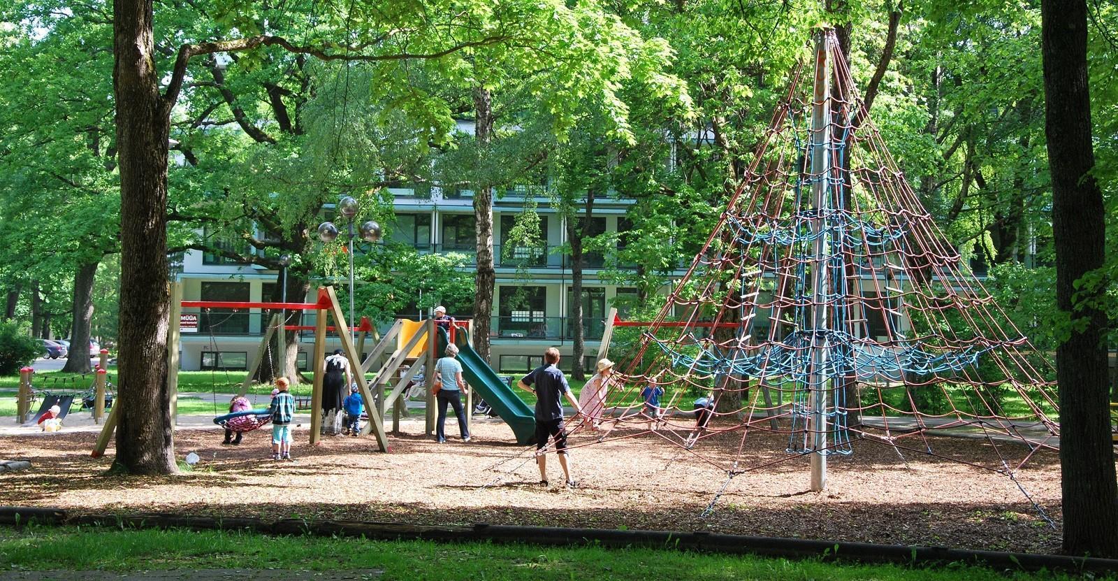 Vanhan puiston leikkikenttä Pärnussa