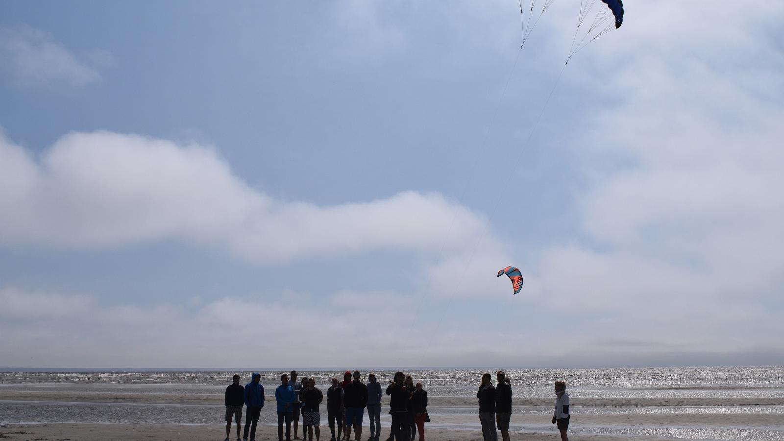 Kitesurf introductory training for groups at the Surf Center