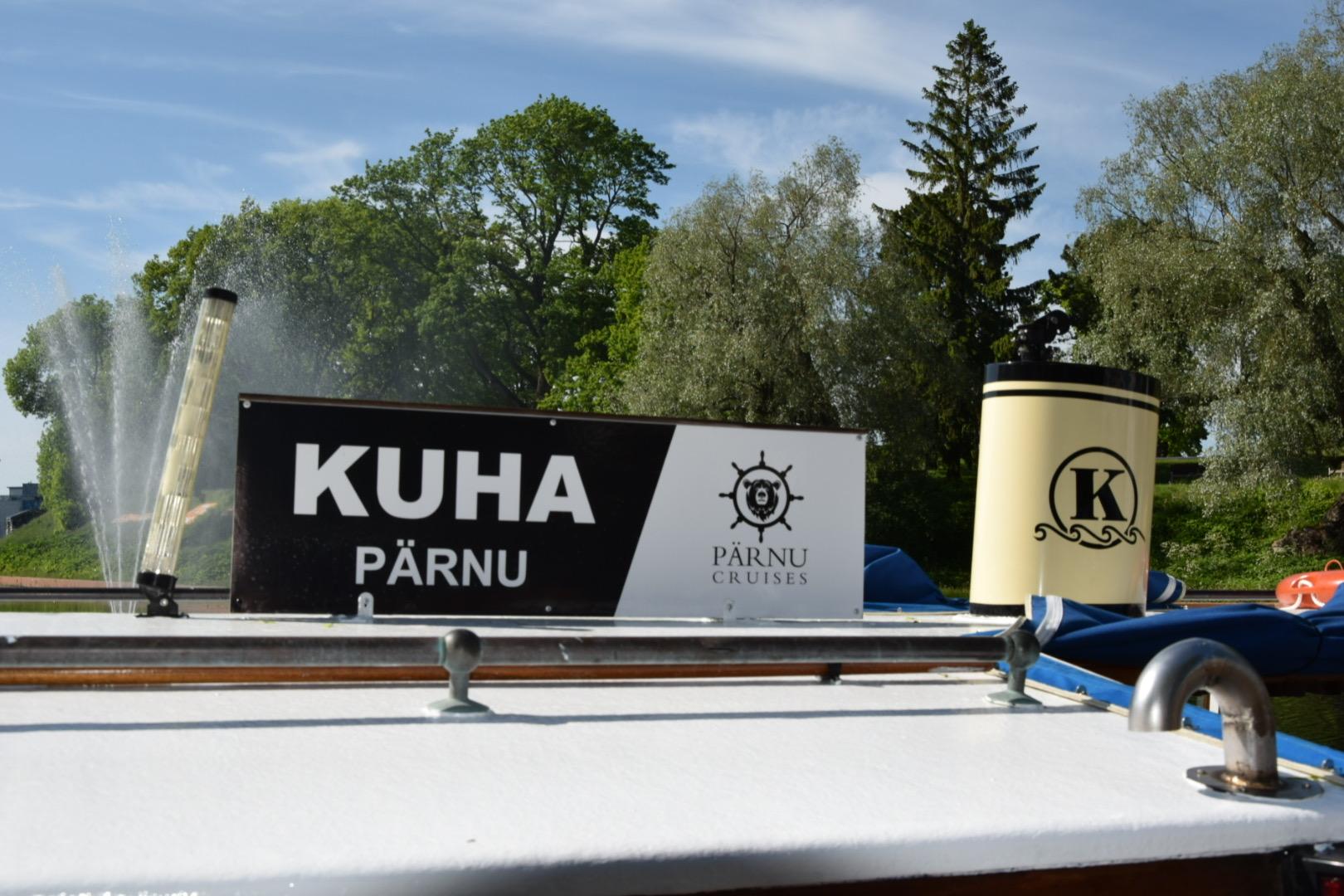 Pärnu Cruises - M/S Kuha sõidab Vallikäärust Fishing Village Kalurikülla