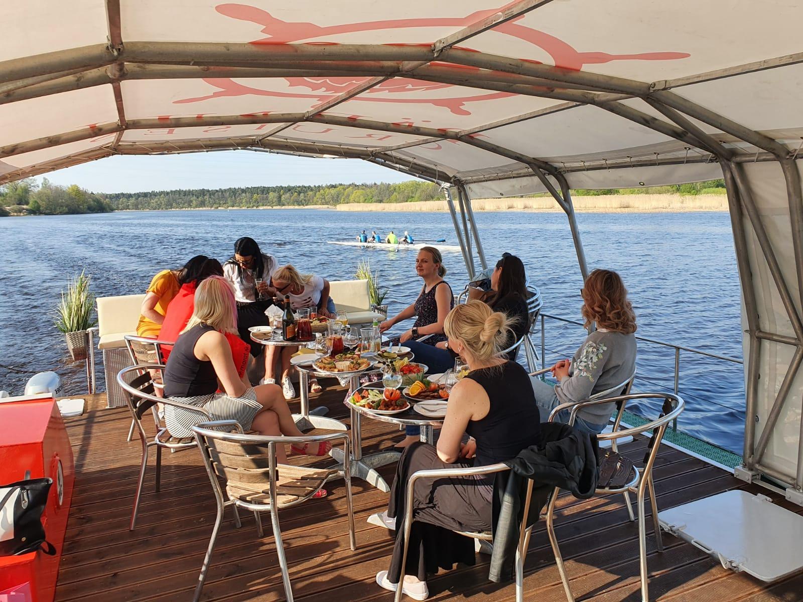 Pärnu Cruises laevasõidud Pärnu jõel ja lahel