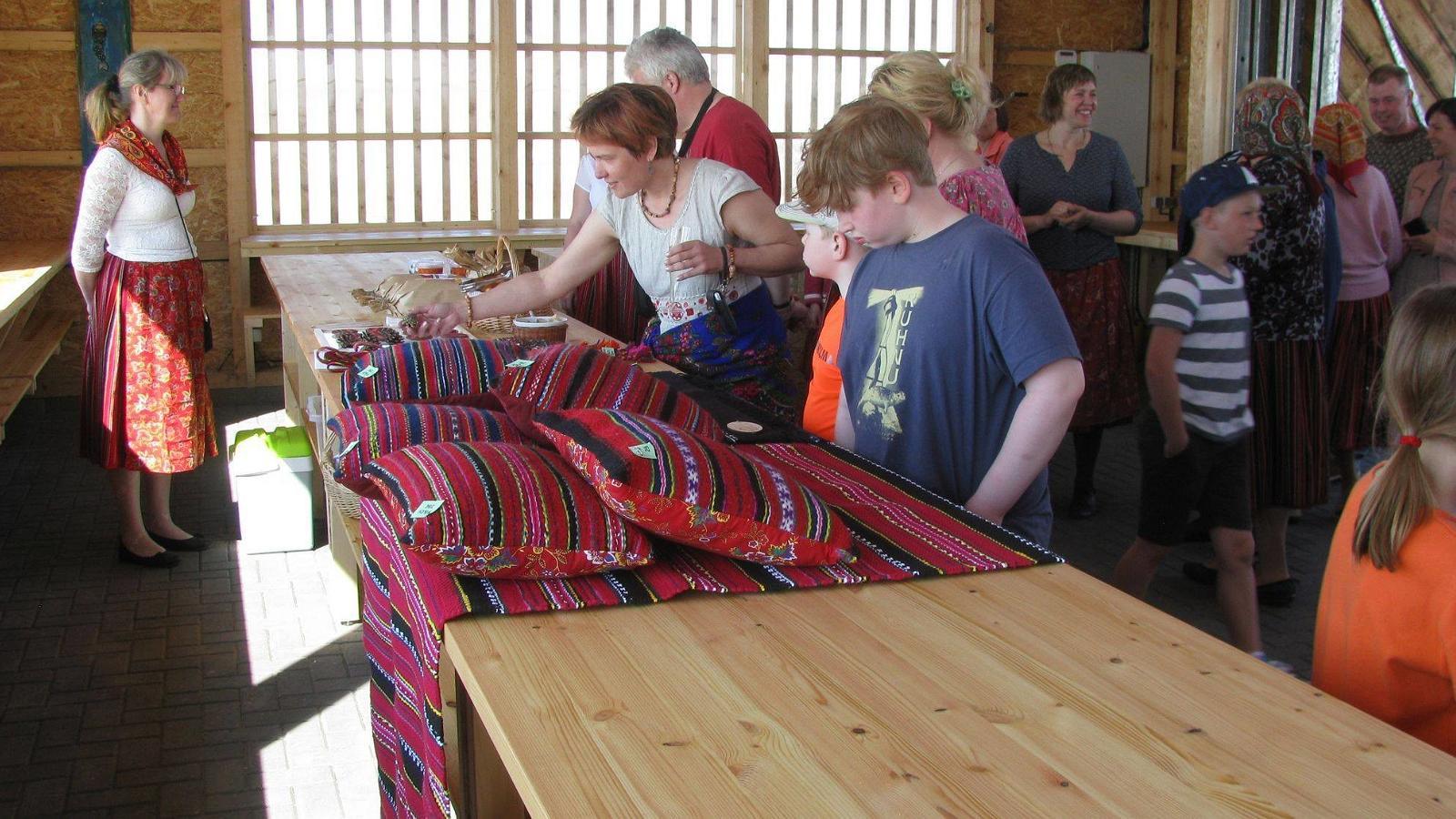 Портовый рынок Кихну – местная еда и изделия ручной работы