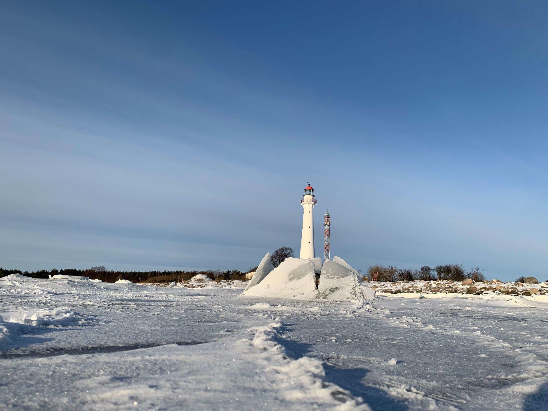 Kihnu in winter, the icy lighthouse
