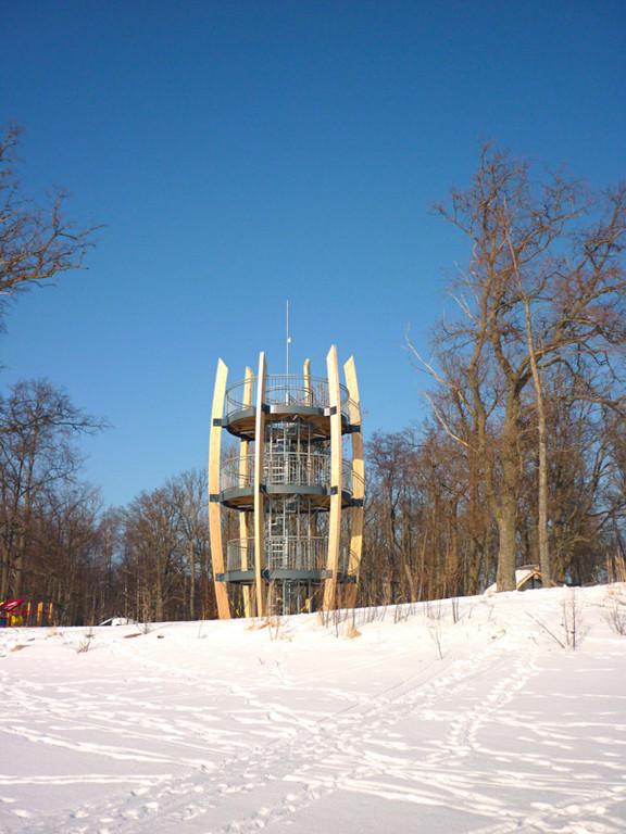 Valgeranna observation tower in winter
