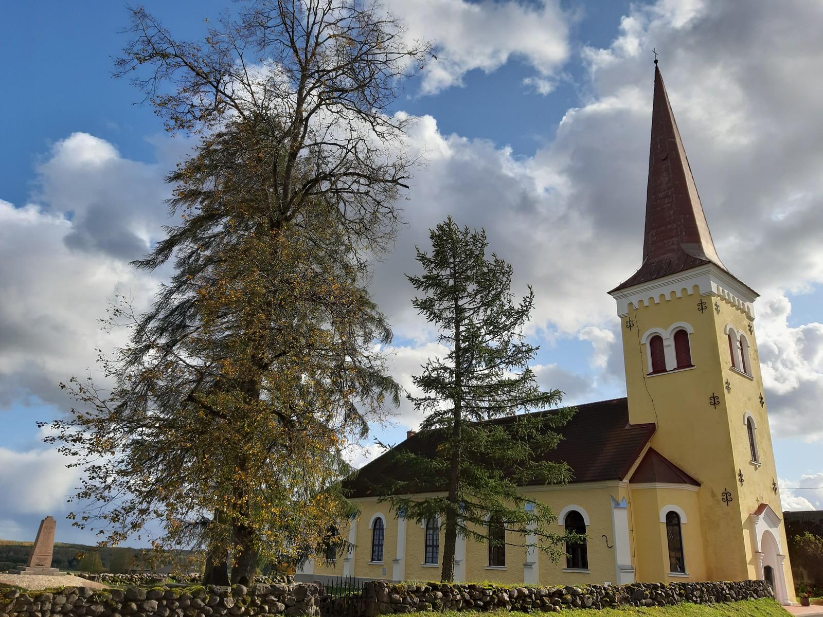 Церковь Пеэтри в Кыпу (Эстонская Евангелическая Лютеранская Церковь)