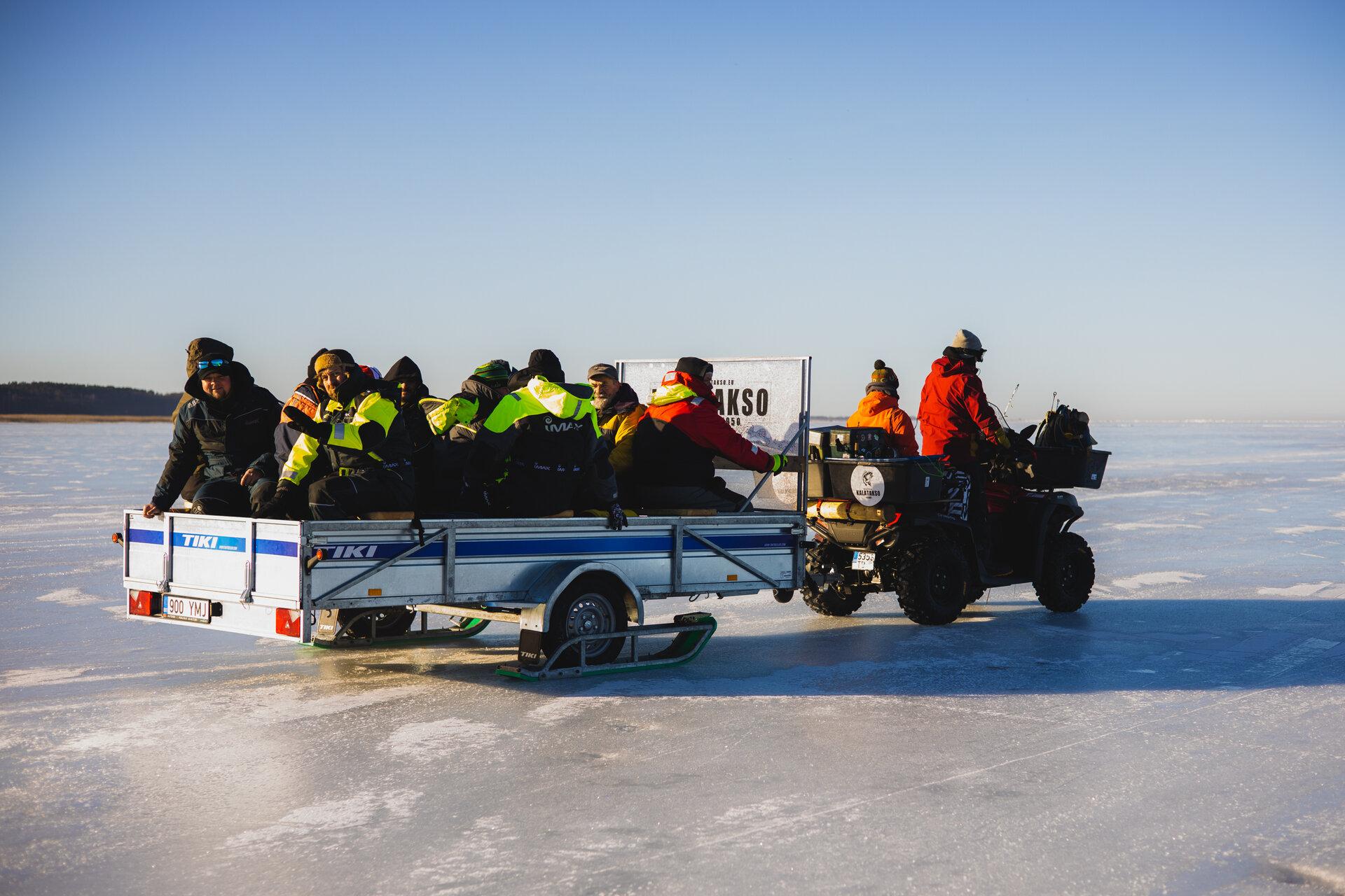 Круиз по покрытому льдом Пярнускому заливу