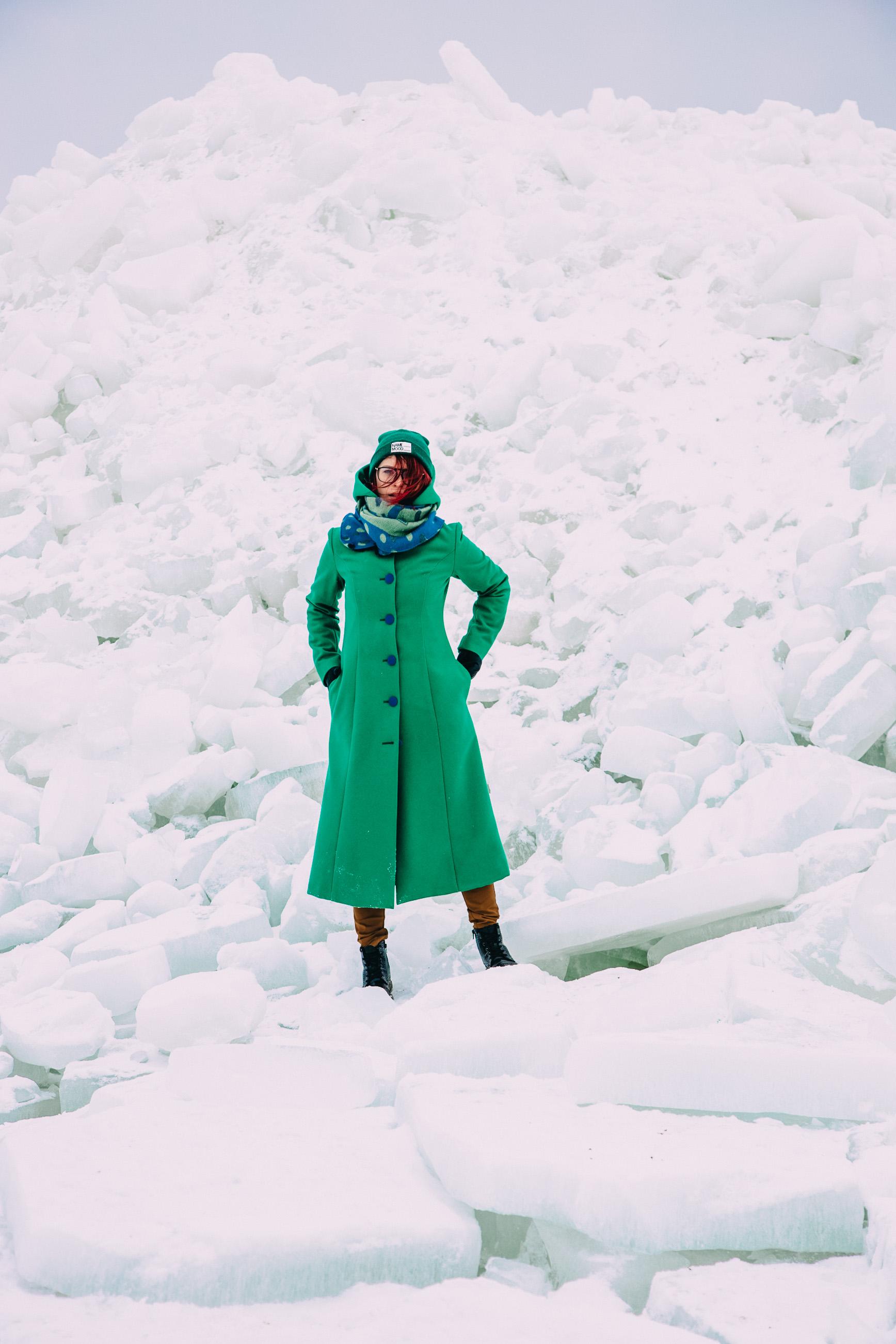Фотосессия среди ледяных глыб в Пярнуском заливе