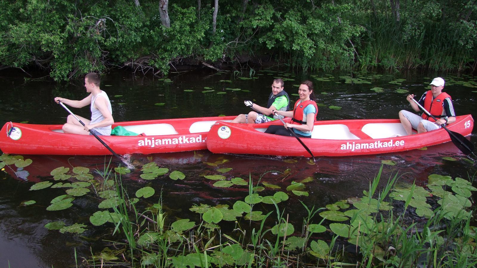 Ar kanoe laivu Kepu upes "džungļos"