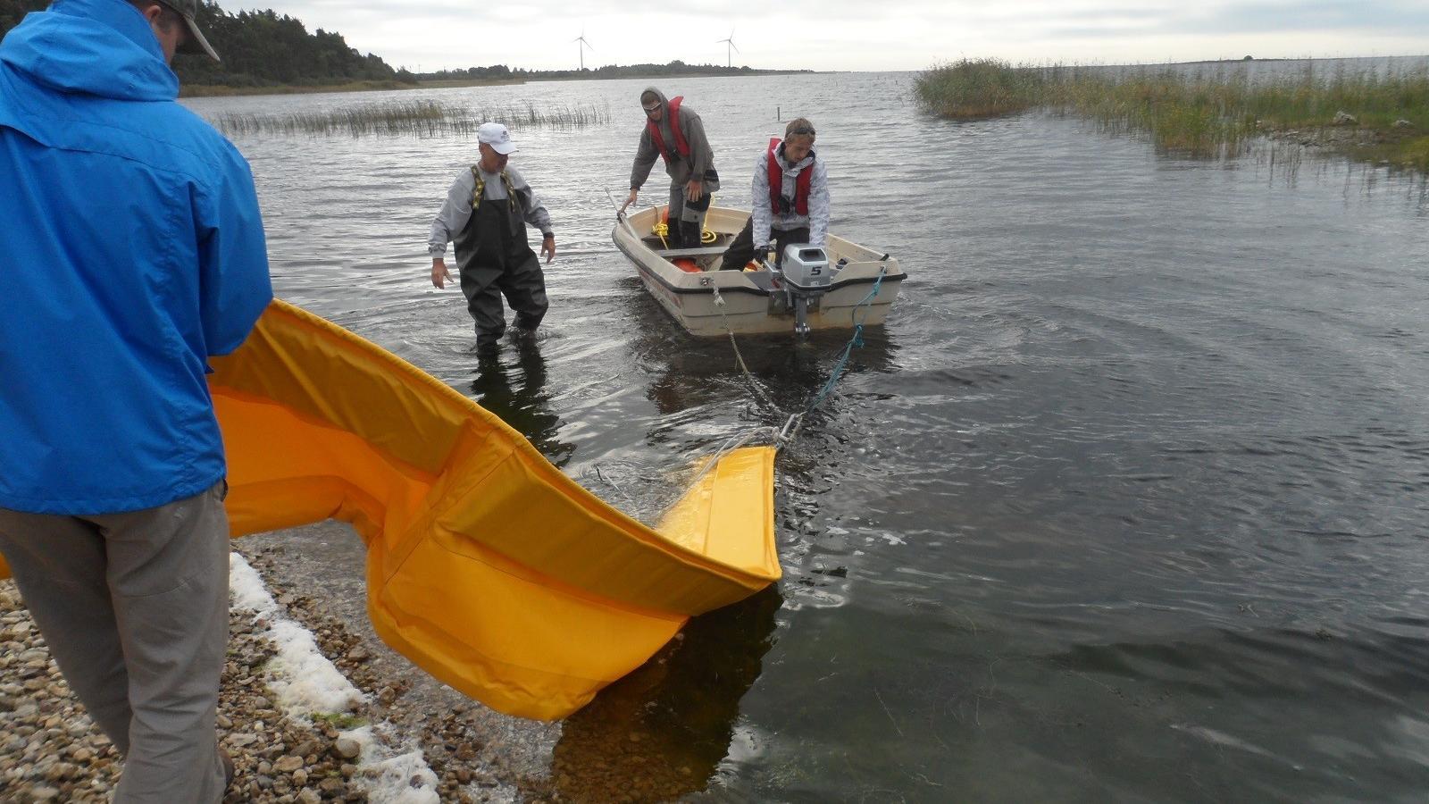 Spill response exercise at Paatsalu harbour