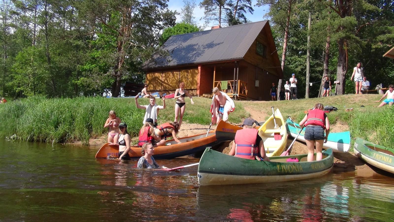 Livonia Matkad - monipäiväiset kanoottiretket kauniilla Salatsin joella ilman opasta