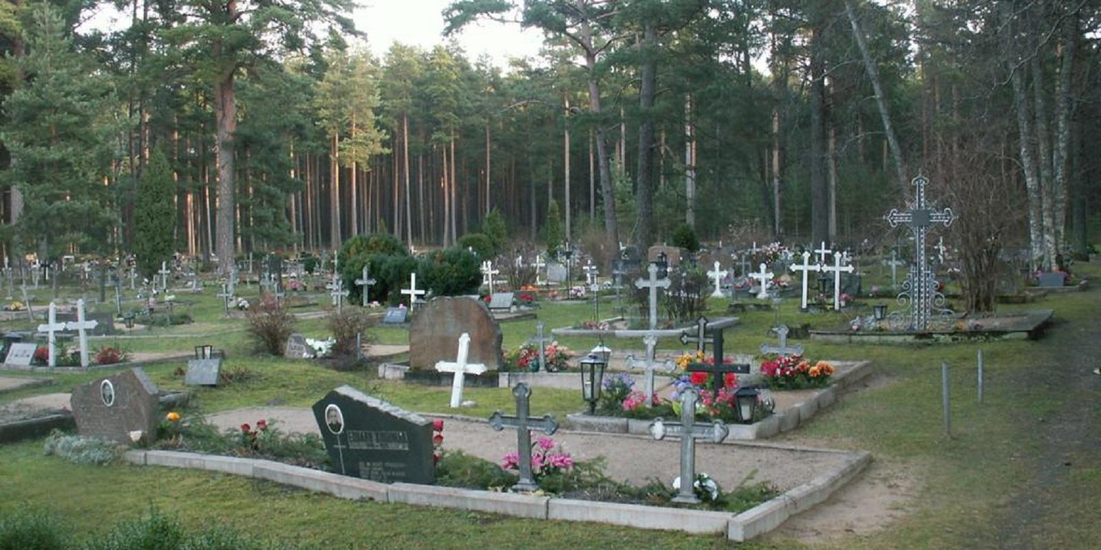 Kihnu Cemetery